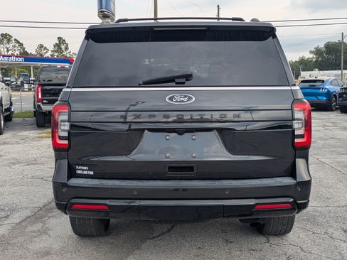Used 2022 Ford Expedition Limited AWD/4WD image 5