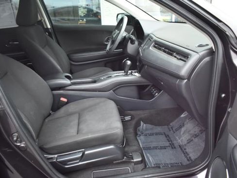 Used 2018 Honda HR-V EX image 40