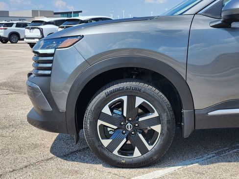 New 2025 Nissan Kicks SV w/ SV Premium Package image 6