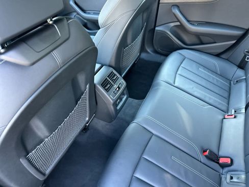 Used 2025 Audi A4 2.0T Premium w/ Convenience Package AWD/4WD image 4