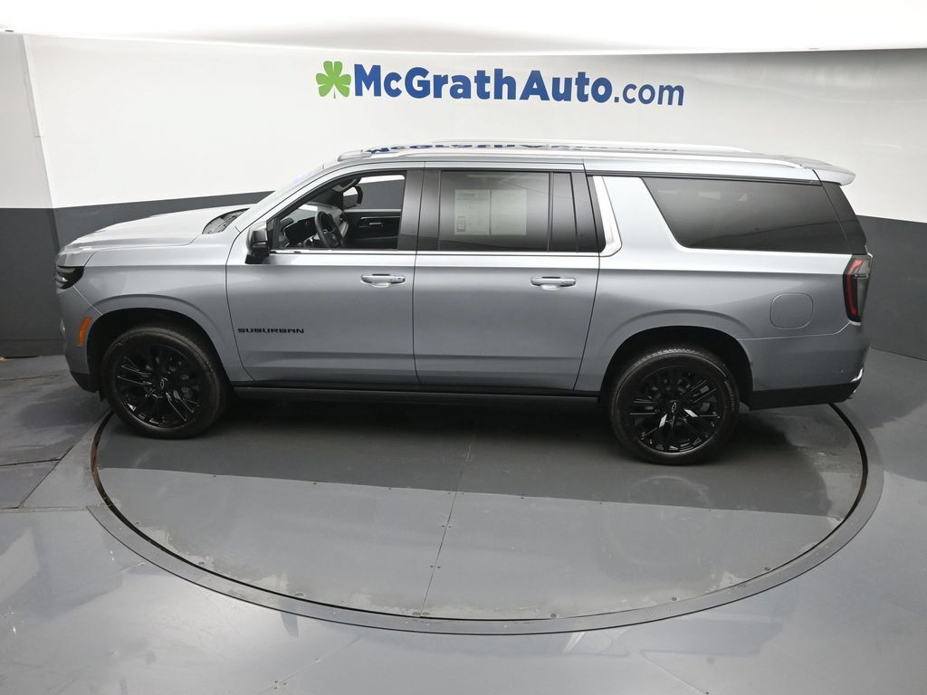 Used 2025 Chevrolet Suburban Premier AWD/4WD image 24