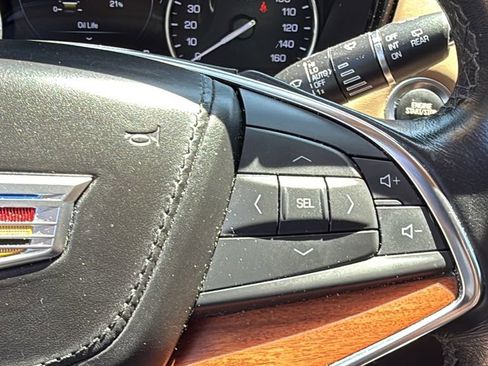 Used 2019 Cadillac XT5 Platinum AWD/4WD image 32
