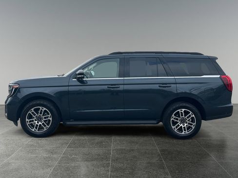 Used 2025 Ford Expedition Active AWD/4WD image 5