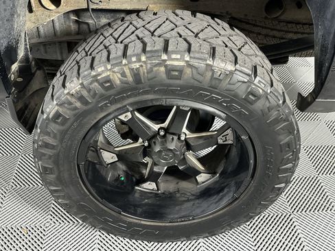 Used 2017 Chevrolet Silverado 1500 Custom w/ Custom Convenience Package RWD image 10