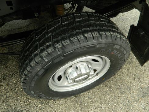 Used 2022 Ford F250 XL w/ Power Equipment Group image 10