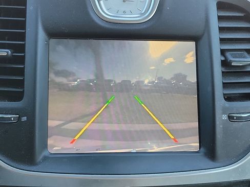 Used 2016 Chrysler 300 Limited image 25