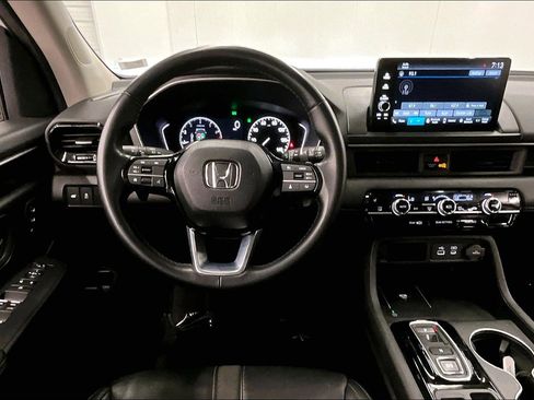 Used 2025 Honda Pilot EX-L image 6