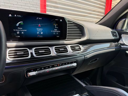 Used 2021 Mercedes-Benz Maybach GLS 600 4MATIC image 34