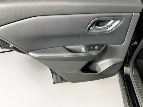 Used 2025 Nissan Rogue SV FWD image 24