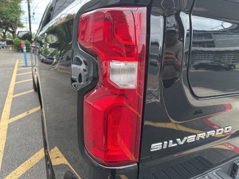 Used 2022 Chevrolet Silverado 1500 LT Trail Boss w/ LT Trail Boss Premium Package AWD/4WD image 23