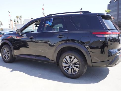 Used 2022 Nissan Pathfinder SV FWD image 5