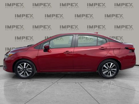 Used 2025 Nissan Versa SV image 2