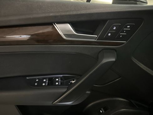 Used 2019 Audi Q5 2.0T Premium w/ Convenience Package image 10