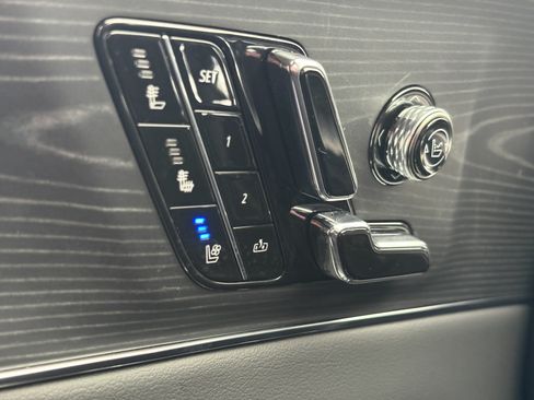 Used 2024 Cadillac Lyriq Luxury AWD/4WD image 30