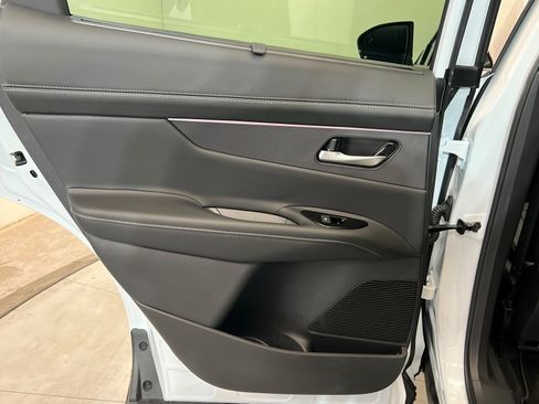 New 2026 Nissan Murano Platinum w/ Cargo Package AWD/4WD image 18