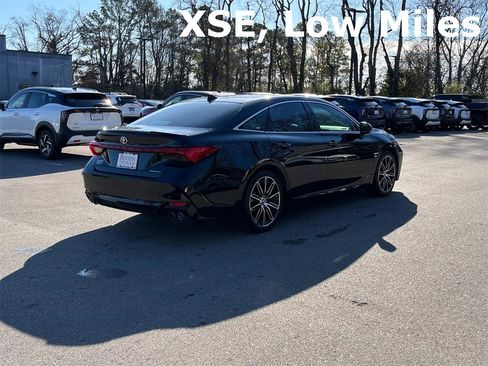 Used 2019 Toyota Avalon Touring w/ Advanced Safety Package image 5