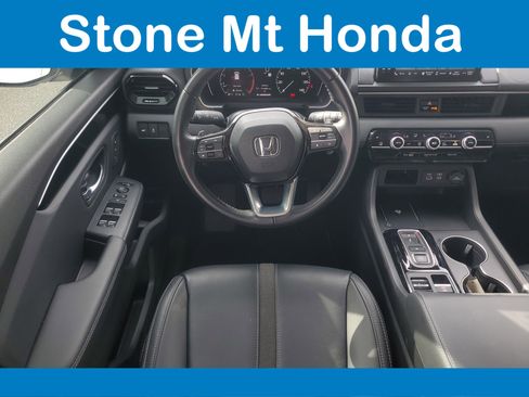 Used 2025 Honda Pilot EX-L image 17