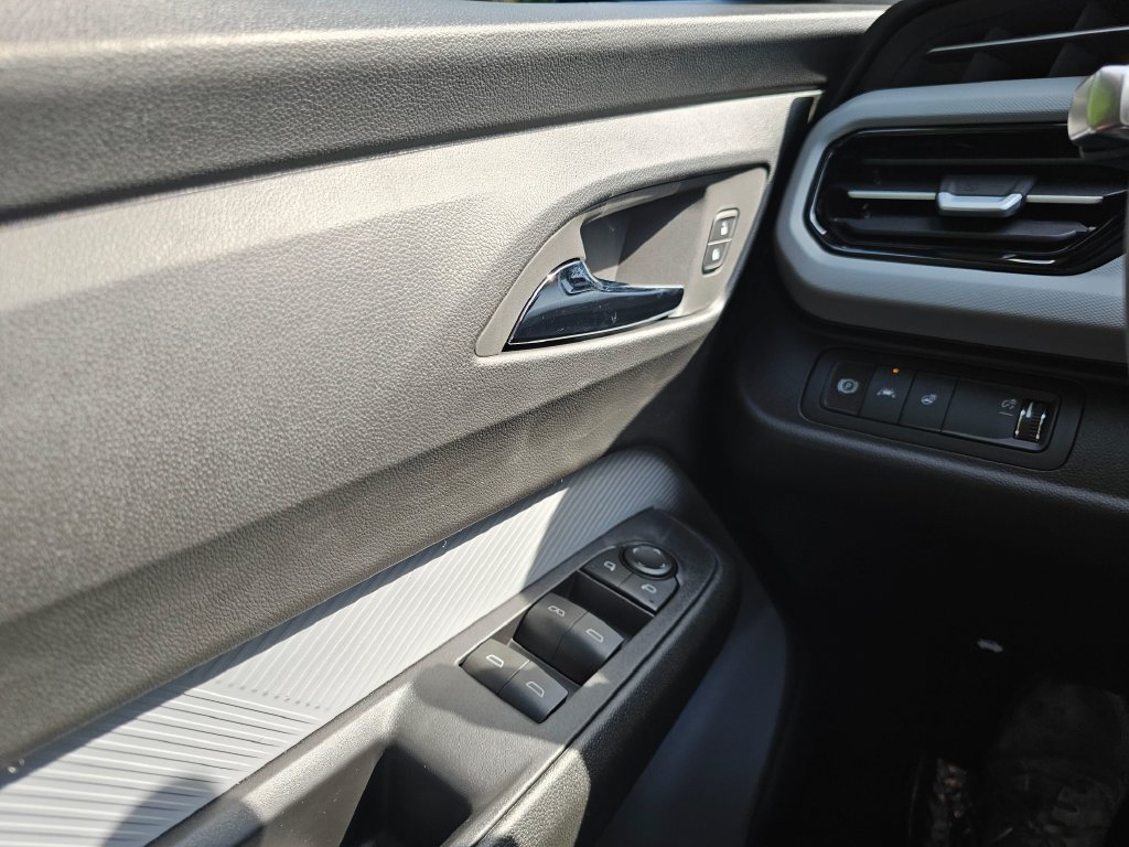New 2027 Chevrolet Bolt LT w/ Dual Panel Sunroof Package FWD image 33
