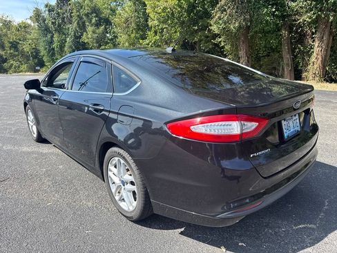 Used 2015 Ford Fusion SE FWD image 7