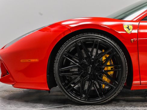 Used 2018 Ferrari 488 GTB RWD image 12