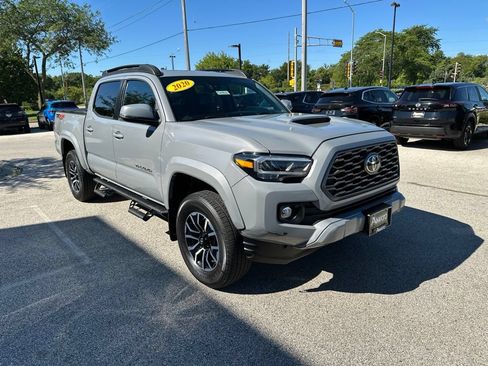 Used 2020 Toyota Tacoma TRD Sport w/ TRD Premium Sport Package AWD/4WD image 4