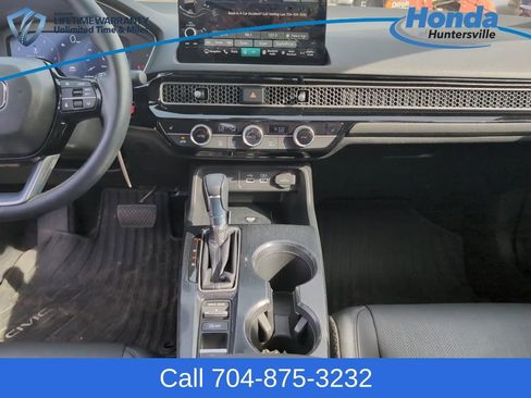 Used 2023 Honda Civic Touring image 20