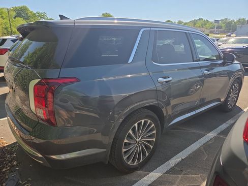 Used 2023 Hyundai Palisade Calligraphy image 5
