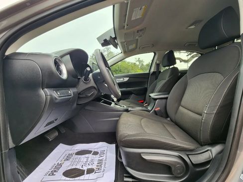 Used 2022 Kia Forte LXS image 10