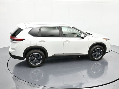 Certified 2024 Nissan Rogue SV image 33