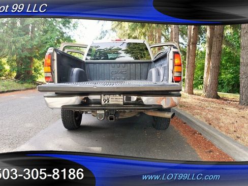 Used 2004 GMC Sierra 2500 SLT w/ Heavy-Duty Power Package AWD/4WD image 28