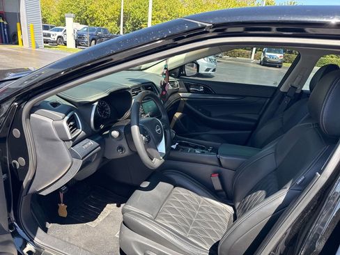 Used 2023 Nissan Maxima Platinum w/ Sport Mat Group FWD image 4