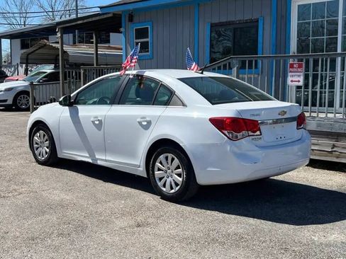 Used 2011 Chevrolet Cruze LS FWD image 8