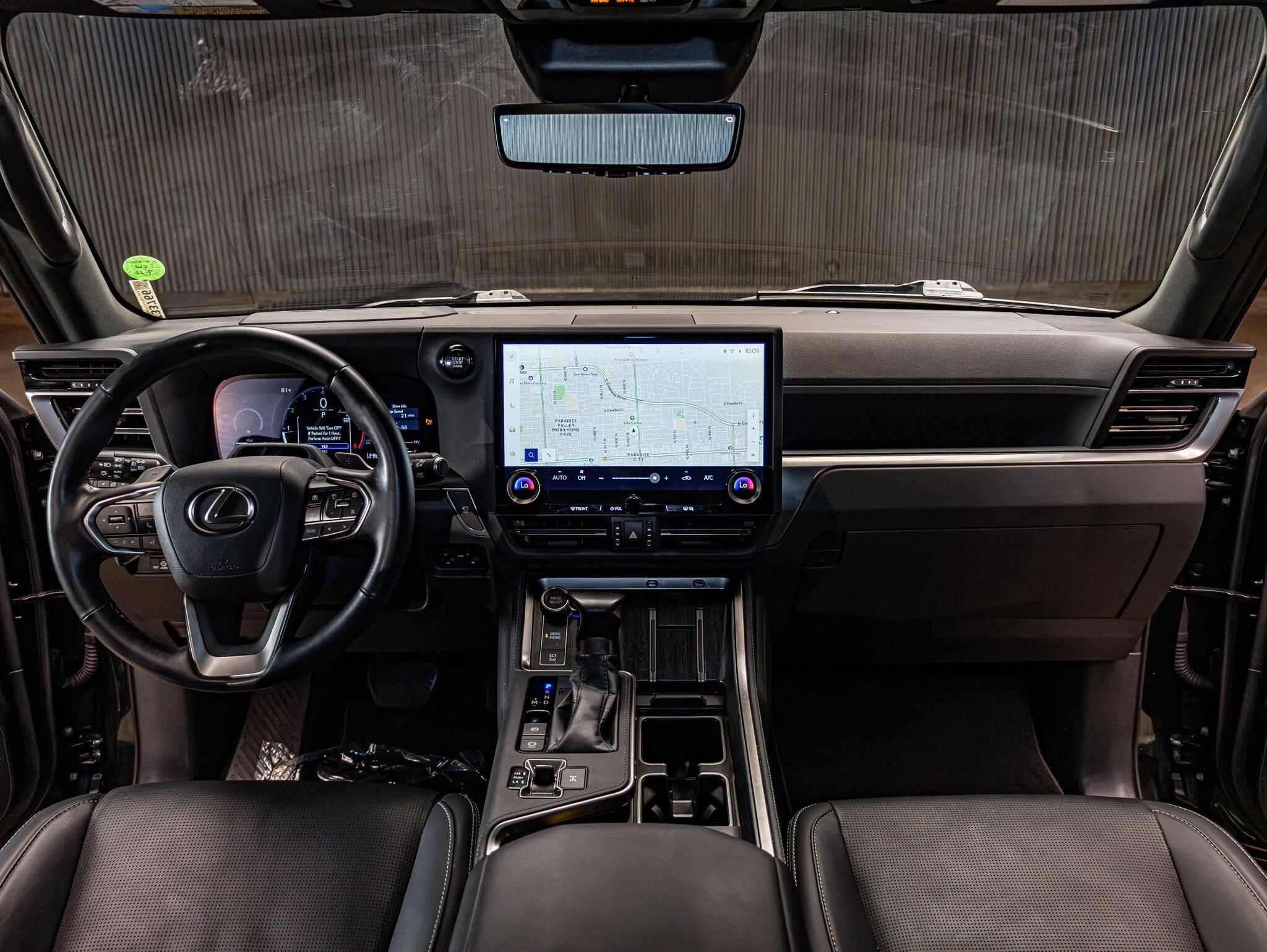 Used 2025 Lexus GX 550 w/ Accessory Package (31) AWD/4WD image 14
