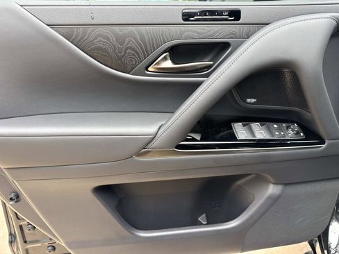Certified 2025 Lexus LX 700h Overtrail AWD/4WD image 17
