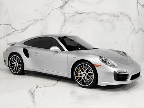 Used 2014 Porsche 911 Turbo S image 36