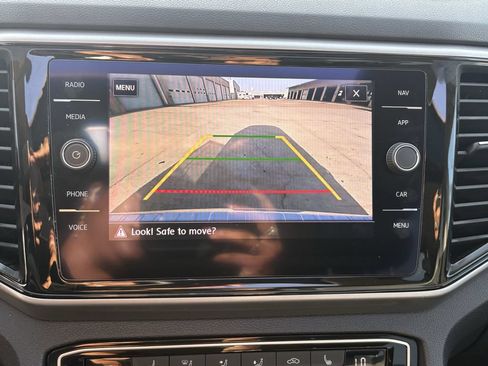 Used 2021 Volkswagen Atlas SEL FWD image 17