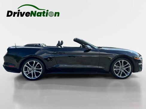 Used 2018 Ford Mustang Premium w/ Equipment Group 201A RWD image 4