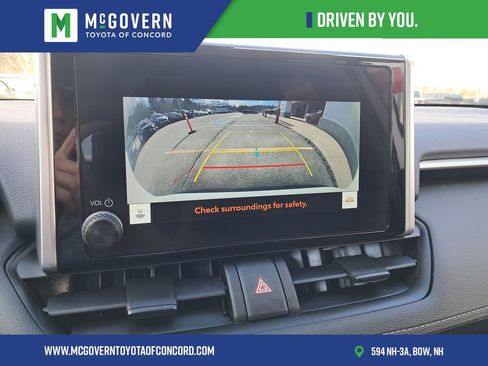 Used 2024 Toyota RAV4 LE AWD/4WD image 28
