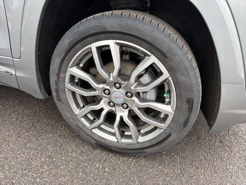 Used 2023 GMC Terrain Denali w/ Denali Premium Package image 9