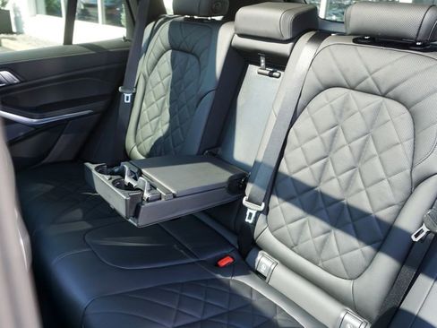 New 2026 BMW X5 xDrive50e image 11