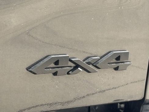 New 2026 RAM 2500 Laramie AWD/4WD image 8