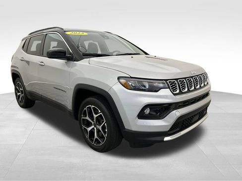 Used 2025 Jeep Compass Limited AWD/4WD image 8