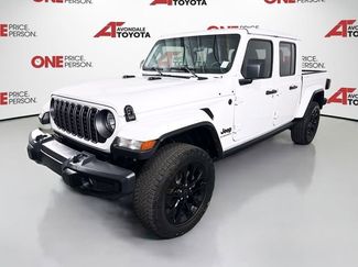 Used 2024 Jeep Gladiator Sport video 3