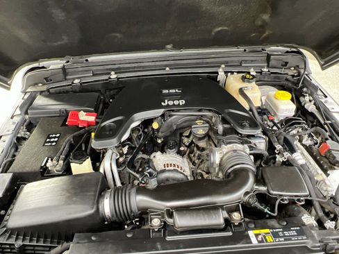 Used 2019 Jeep Wrangler Unlimited Rubicon image 32