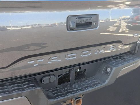 Used 2019 Toyota Tacoma TRD Sport AWD/4WD image 10