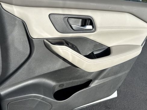 Certified 2024 Nissan Rogue SL w/ SL Premium Package image 25