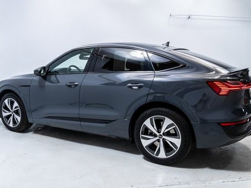 Used 2024 Audi Q8 e-tron Premium image 2