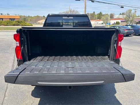 Used 2024 Chevrolet Silverado 1500 High Country w/ Midnight Edition AWD/4WD image 9