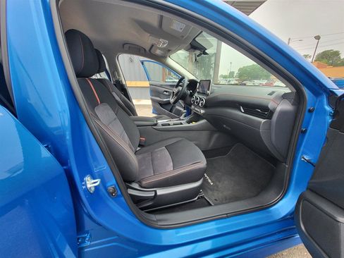 Used 2025 Nissan Sentra SR FWD image 13