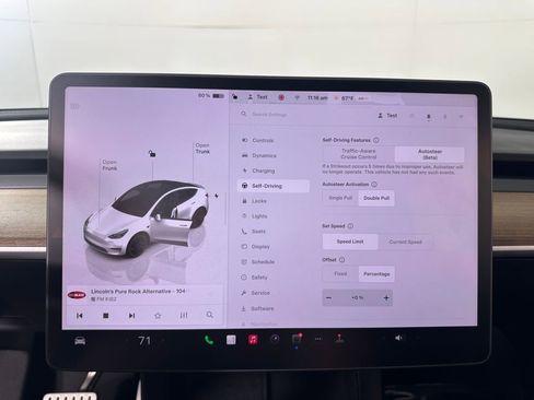 Used 2023 Tesla Model Y Performance image 33